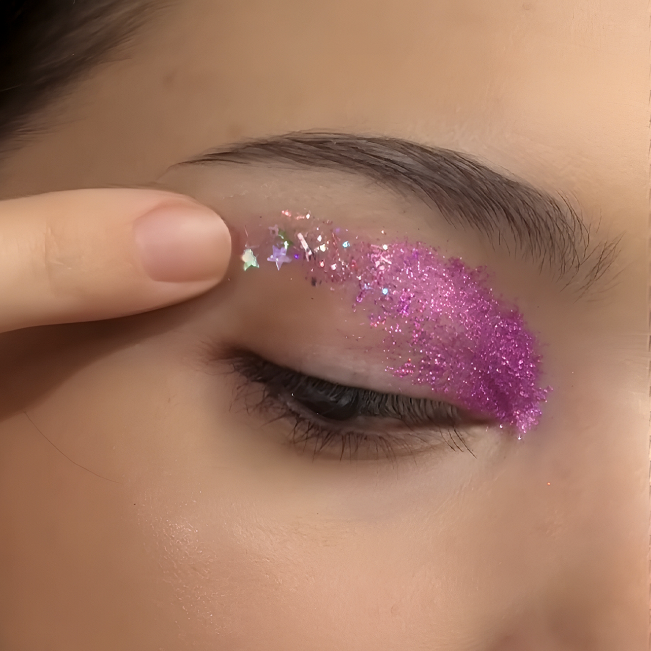 Glitter That Stays Put: Your Application Guide for Performance-Proof Wear